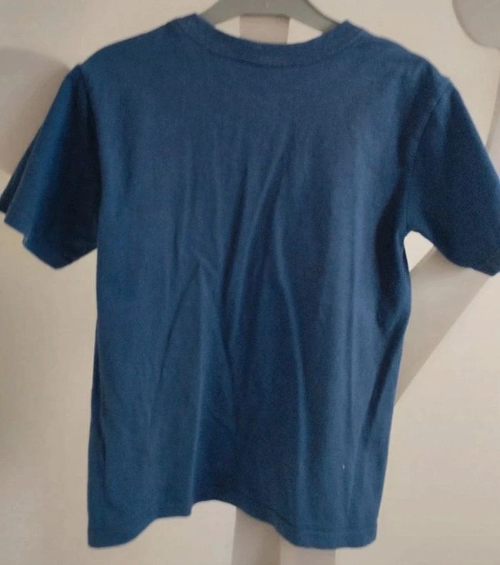 Tee-shirt manches courtes bleu Disney store taille 5-6 ans - photo numéro 2