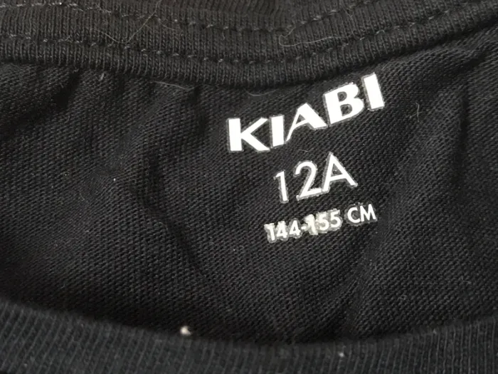 2 jeans et 3 tee-shirts - photo numéro 10
