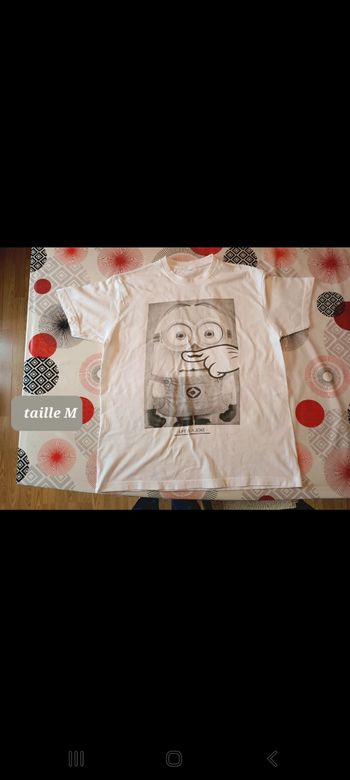 T-shirt Minions moustache taille M