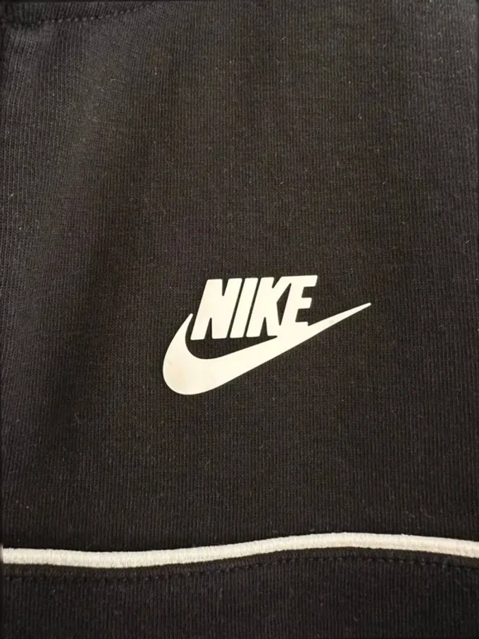 Nike pull vintage noir taille M - photo numéro 2