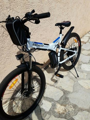 Vélo électrique pliant