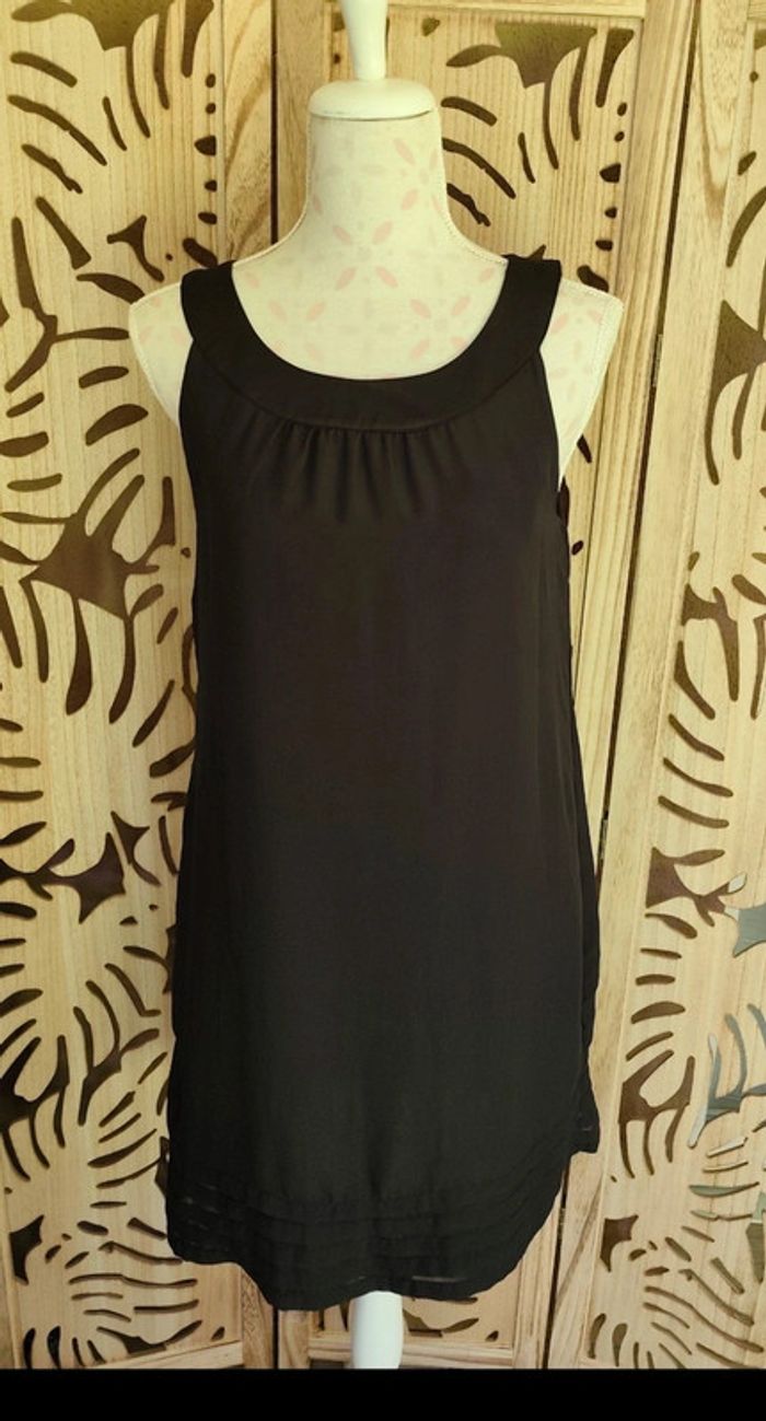 Robe noire fluide - Bretelles et col en satin - T 38 H&M