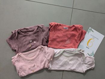 Lot 4 body 6 mois