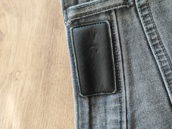 Jean troué Jeanne Vouland gris taille S : Libère la rock star qui est en toi - photo numéro 4