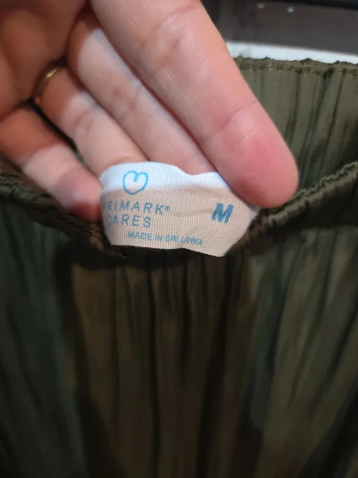 Jupe mi longue primark taille M vert satin - photo numéro 2