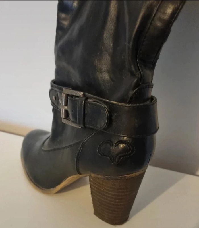 Bottes noires à talon pour femme - photo numéro 2