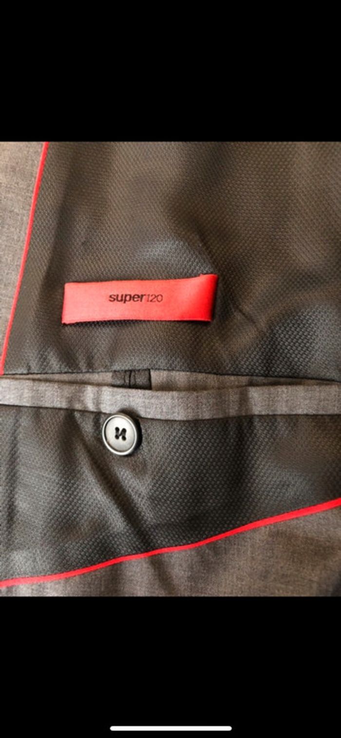 Costume Hugo Boss taille 54 - photo numéro 2