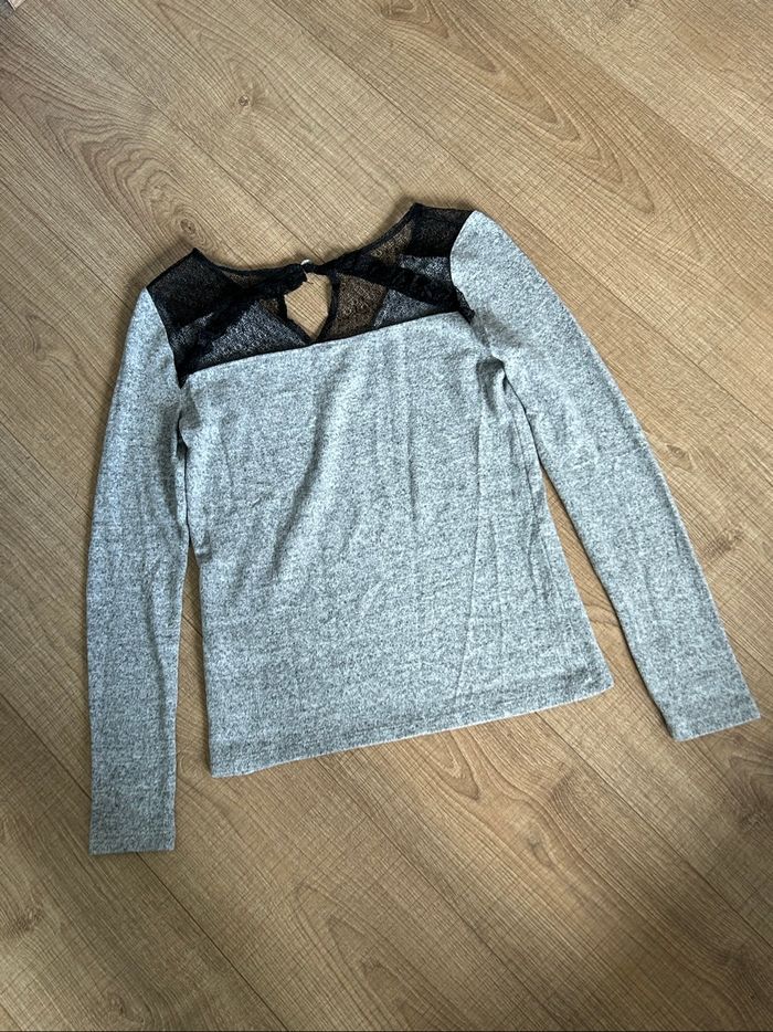 Pull gris et noir avec dentelle Naf Naf taille S excellent état - photo numéro 8