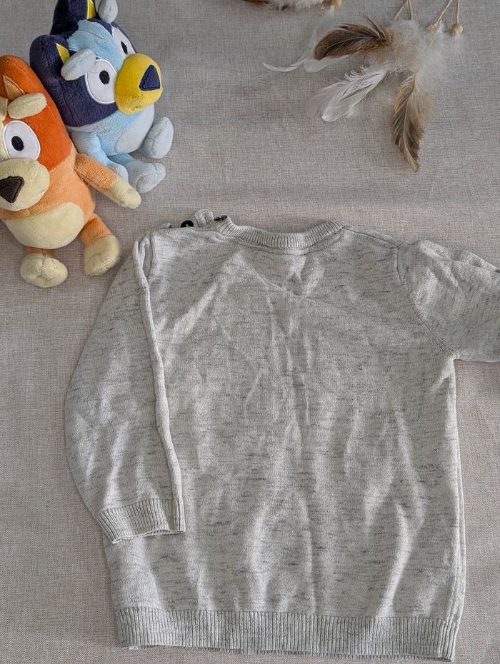 Jolie pull gris - photo numéro 3