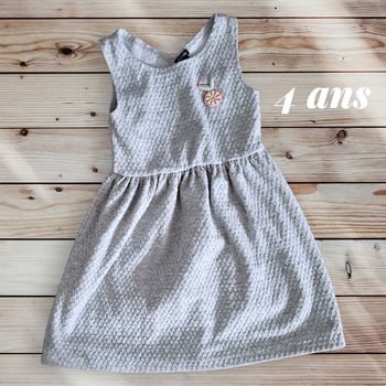 🌼✨ Robe grise Kiabi – Taille 4 ans ✨🌼