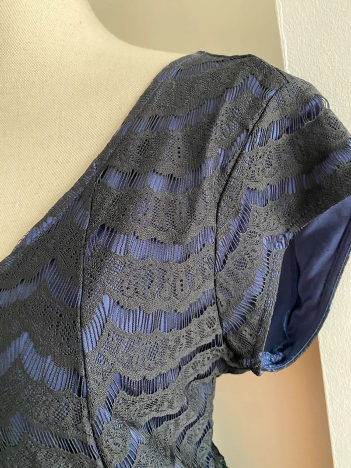 Robe dos nu noir et bleu dentelle T40 - photo numéro 2