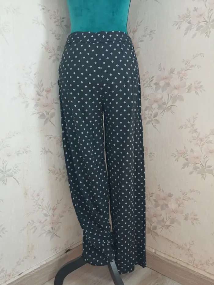 Pantalon noir fluide large à motifs géométriques à poches élastique à la taille / up 2 fashion / (M) - photo numéro 4