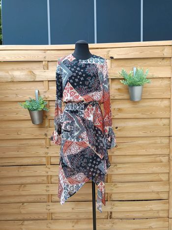 Robe asymétrique taille M