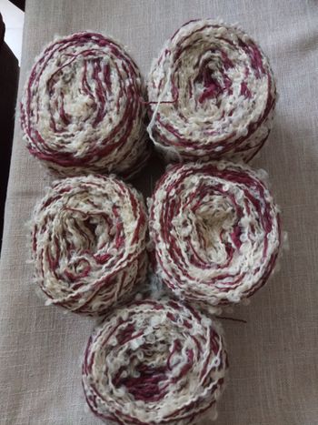 Lot de 5 Pelotes Fantaisies effet Bouclettes Écru et Bordeaux (340g)