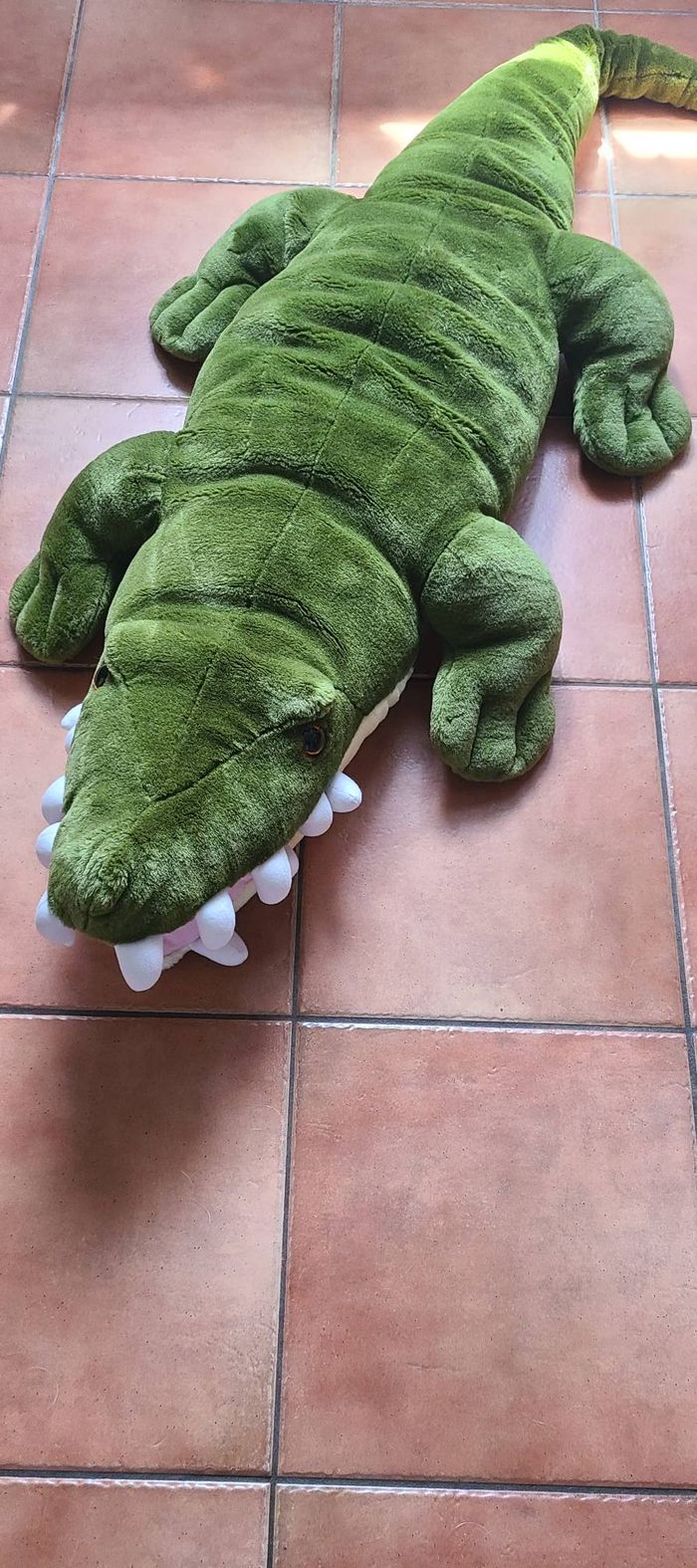 Crocodile en peluche réaliste avec bouche ouverte - photo numéro 3