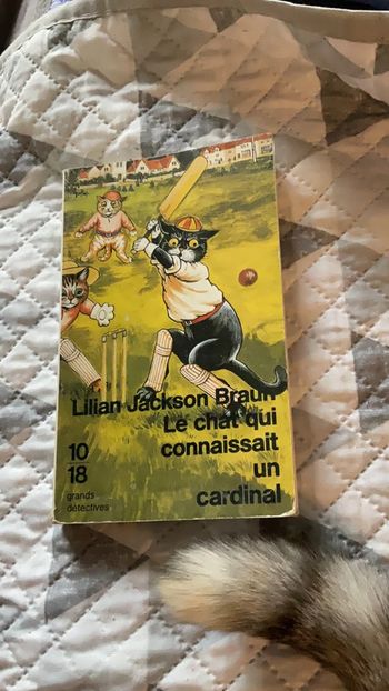 #le chat qui connaissait un cardinal Lilian Jackson Braun. )