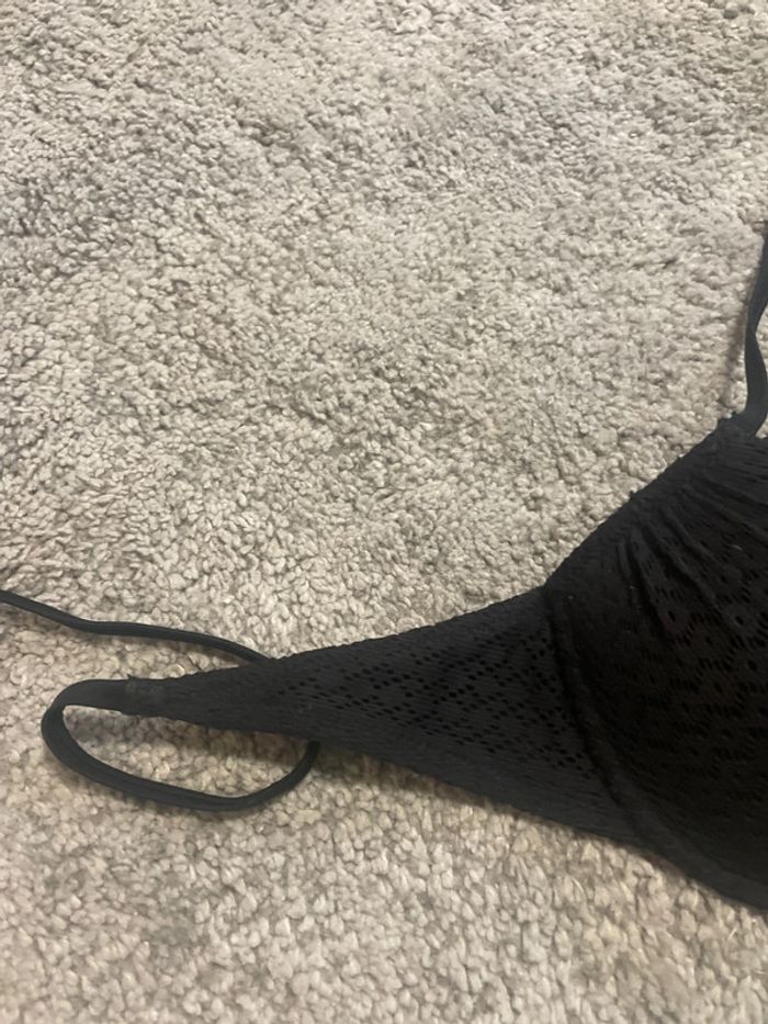 Haut de maillot noir undiz dentelle taille S remboursé - photo numéro 5