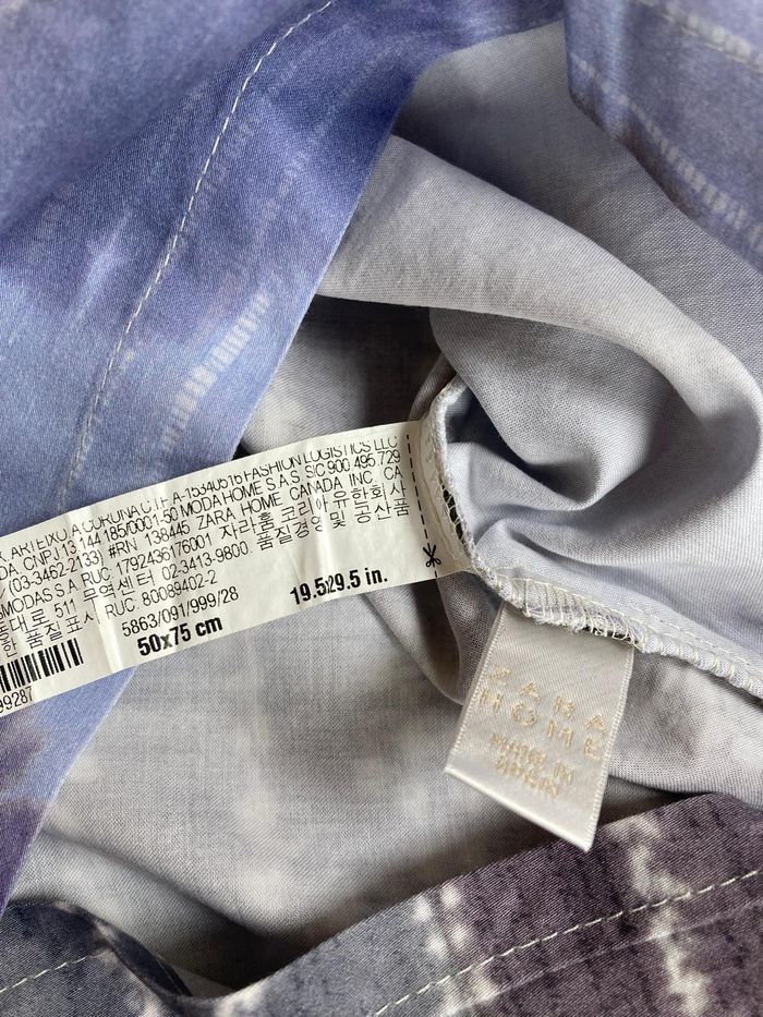 Lot 2 taies d’oreiller Zara Home 50x75 – Motif abstrait & floral – Neuves - photo numéro 3