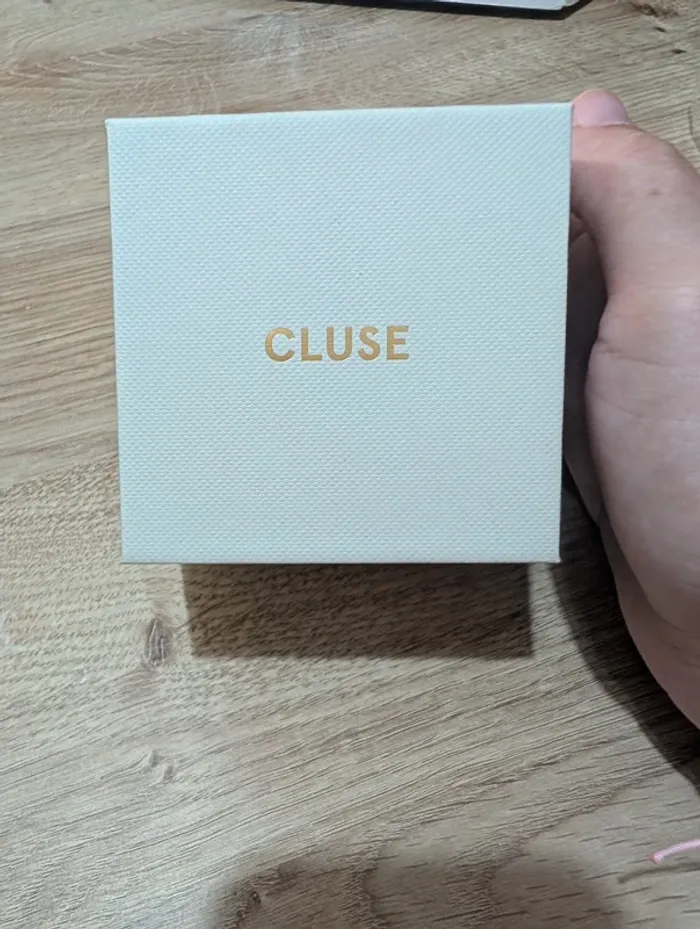 Montre cluse homme ou femme - photo numéro 3