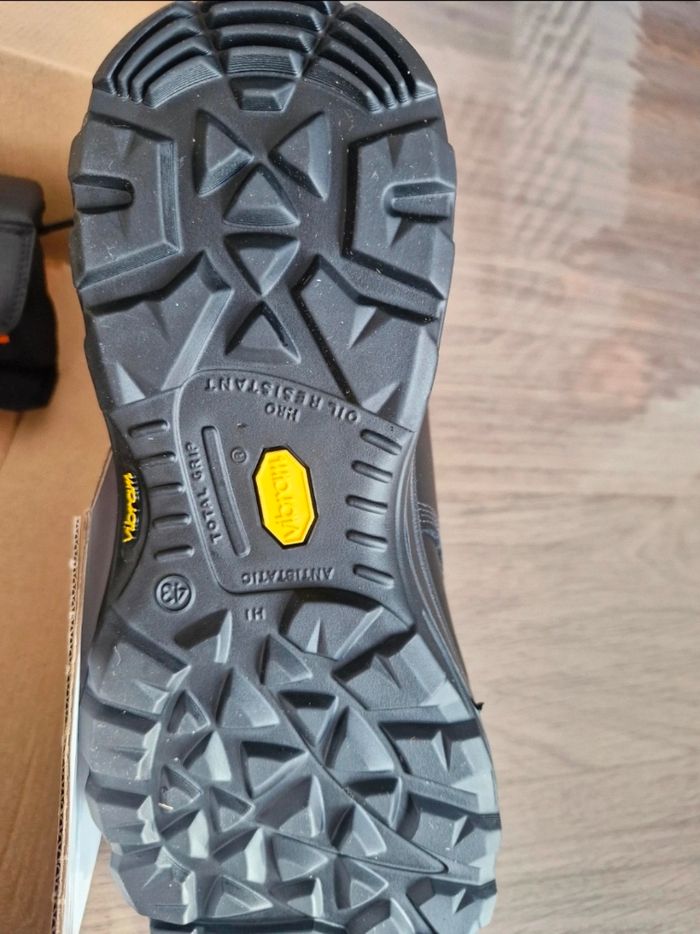 Chaussure de sécurité Ergos taille 43 - photo numéro 2