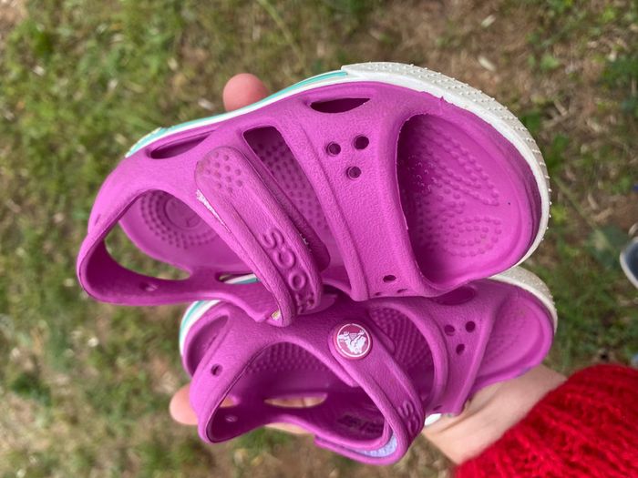 Sandales crocs rose fuschia c5 ou 22 - photo numéro 3