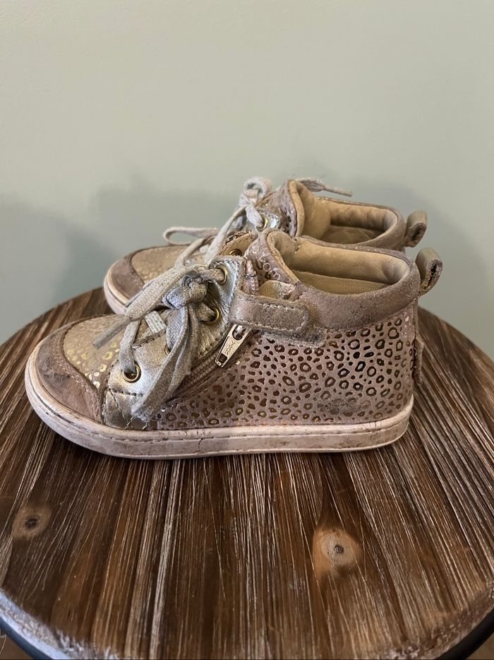 Chaussures dorées 25 - photo numéro 4