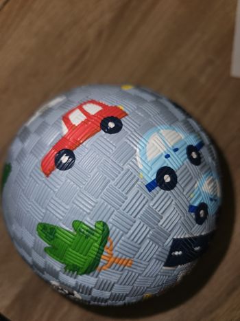 balle voiture en caoutchouc 