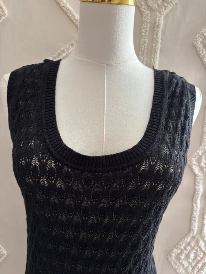 Robe noire ajourée à paillettes discrètes – maille stretch – taille L boho crochet - photo numéro 5
