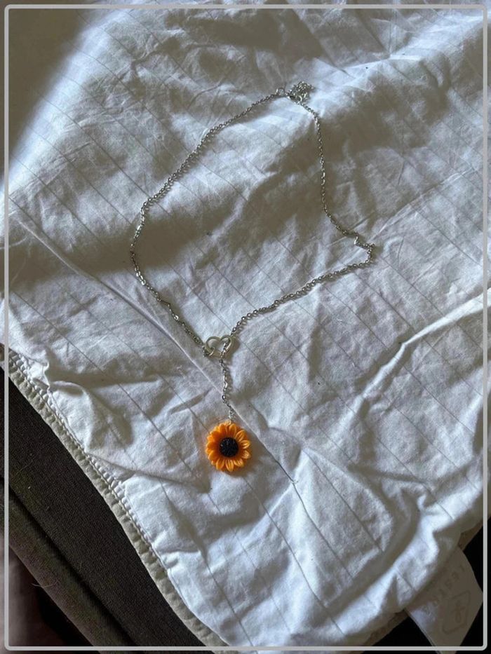 🌻🌻Chaine tournesol avec coeur neuve - photo numéro 3