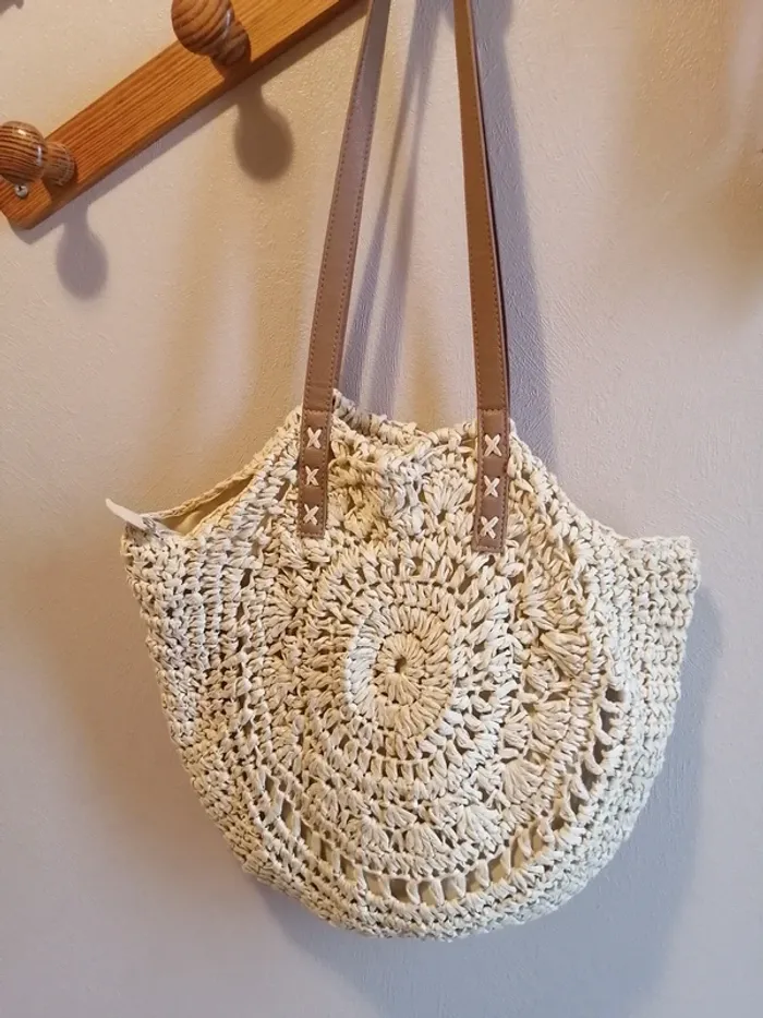 Grand sac rond tressé ajouré beige et marron