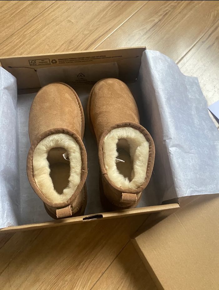 Ugg mini Snow boots taille 38 - photo numéro 8
