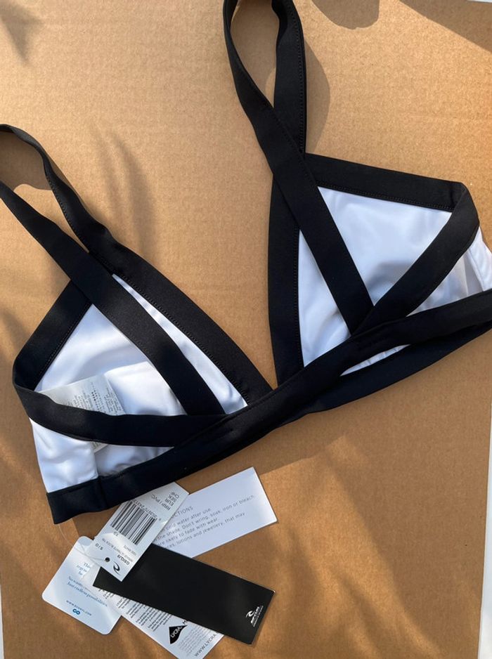 Haut de maillot blanc et noir - photo numéro 2