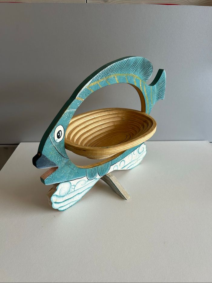 Corbeille pliable vintage en bois – forme poisson - dessous plat - photo numéro 2