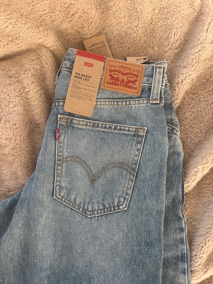 Jean Levis Wide Leg Baggy