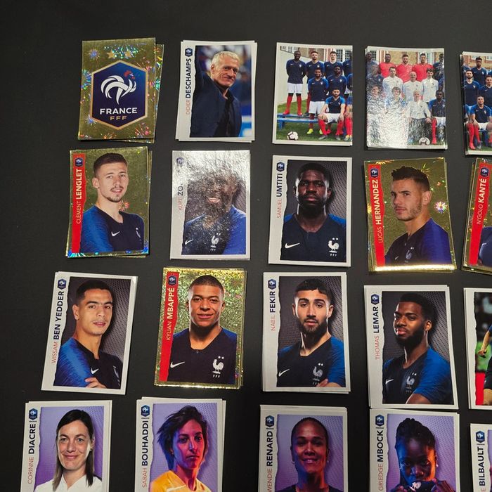 Lot 72 cartes de football Panina et intermarché - photo numéro 2