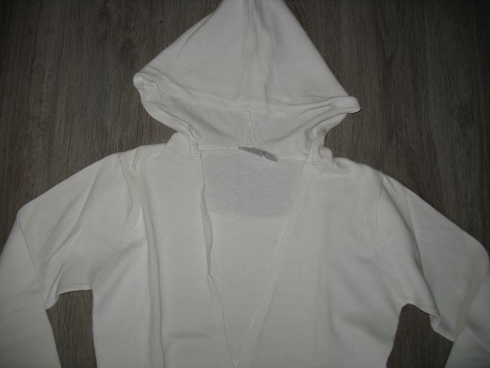 PULL FIN BLANC A CAPUCHE FILLE "KIABI KIDS" - 16 ANS - n°01 - photo numéro 5