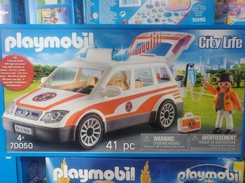 Playmobil 70050 - Voiture et Ambulanciers.