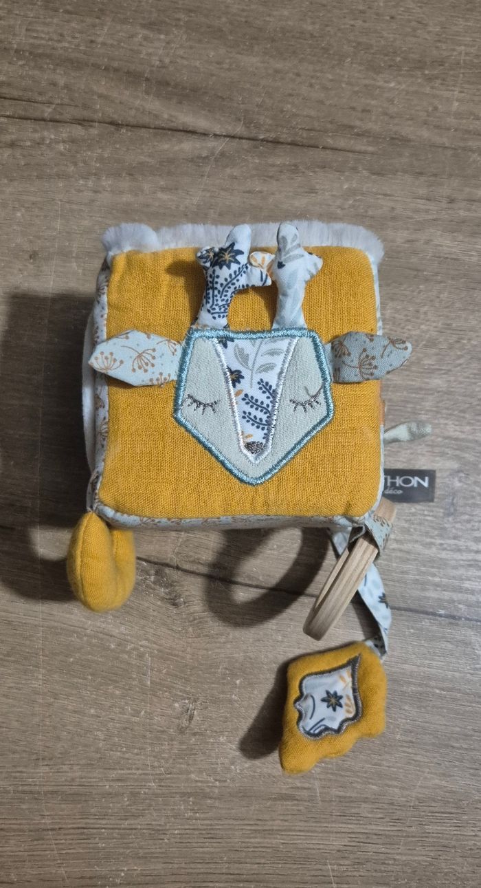 Cube d'activités tissus Promenons-nous - photo numéro 2