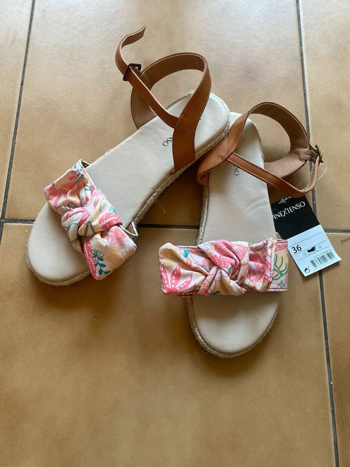 Sandales fille taille 36 neuves - photo numéro 5