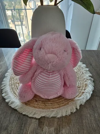 Peluche lapin rose