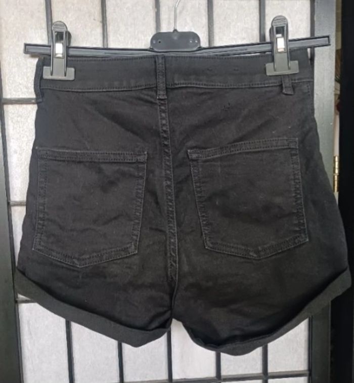 Short femme - Taille 34 - H&M Divided - photo numéro 2