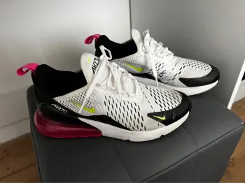 Nike 270