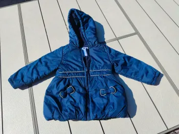 Jolie doudoune bleu marine génération Z 24 mois