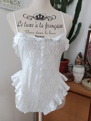 Body blanc dentelle et froufrous vintage taille 38