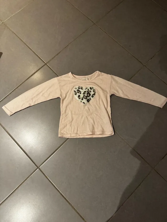 Pull / Sweat - Orchestra - Coeur / Aspect panthère à poils doux - Rose - 6 ans - Bon état