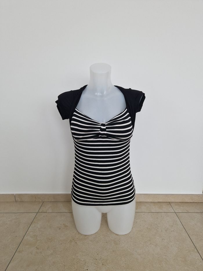 Haut rayé avec faux gilet noir Made in Italy