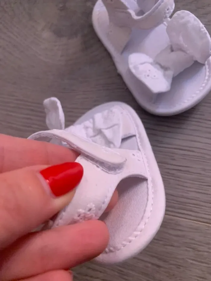Petites chaussures d’été pour bébé 3/6 mois - photo numéro 3