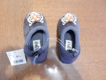 Pantoufles tigre neuves 31