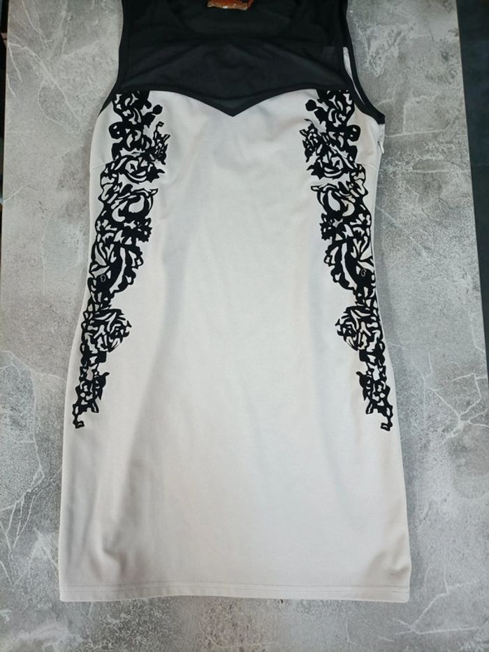 Robe élégante - photo numéro 2