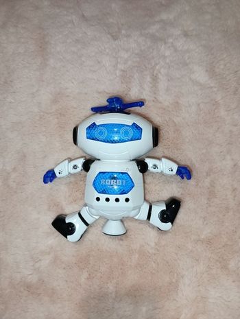 Robot chante et danse